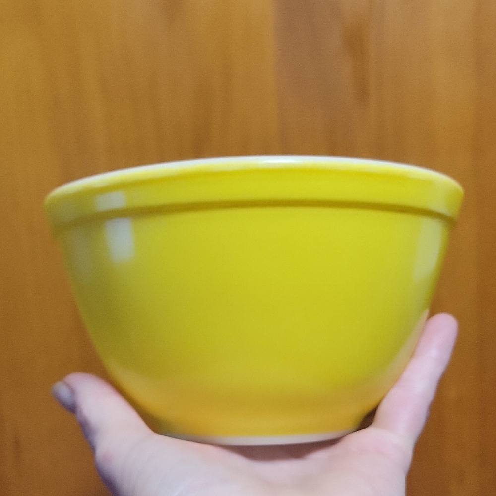 Vintage #401 Pyrex Bowl